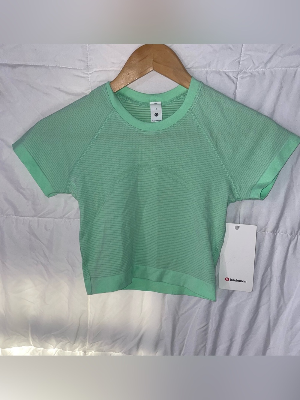 NWT Lululemon Swiftly Tech Short Sleeve 2.0 - Green / Size 4
